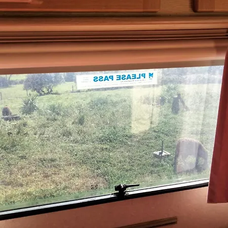 Caravana Em Quinta Lameiras Camping *