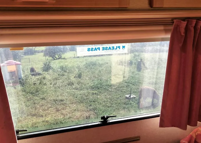 Caravana Em Quinta Lameiras Camping *